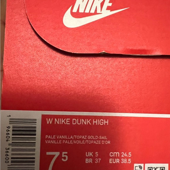 Nike Dunk High - Picture 3 of 3